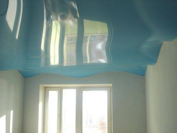 Натяжной потолок волной — оригинальная поверхность в вашем доме с фото