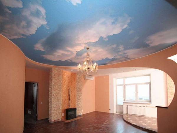 Натяжные потолки «небо» — создание расслабляющей атмосферы - фото
