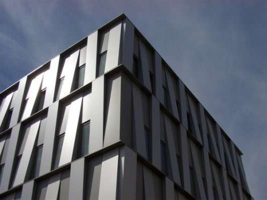 Облицовка фасада алюминиевыми панелями: вентфасады - фото
