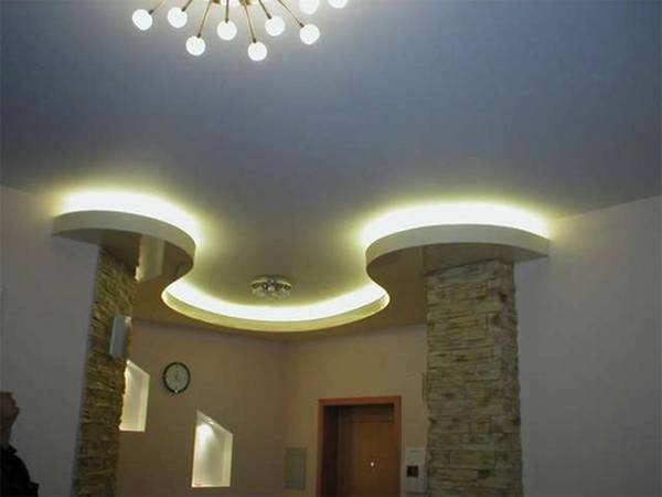 Потолок из гипсокартона с подсветкой — замечательное дополнение к интерьеру - фото