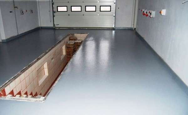 Чем покрасить бетонный пол в гараже: делаем выбор - фото