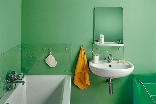 В ванной комнате покраска стен: как сделать правильно - фото